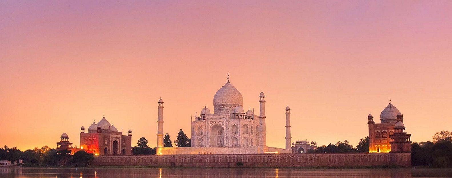 Taj Mahal Tour from Delhi 